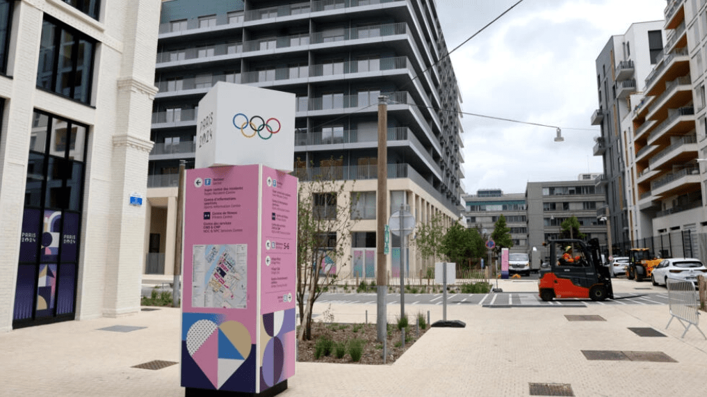 Le site du village Olympique où les athlètes sont logés à Saint-Denis près de Paris